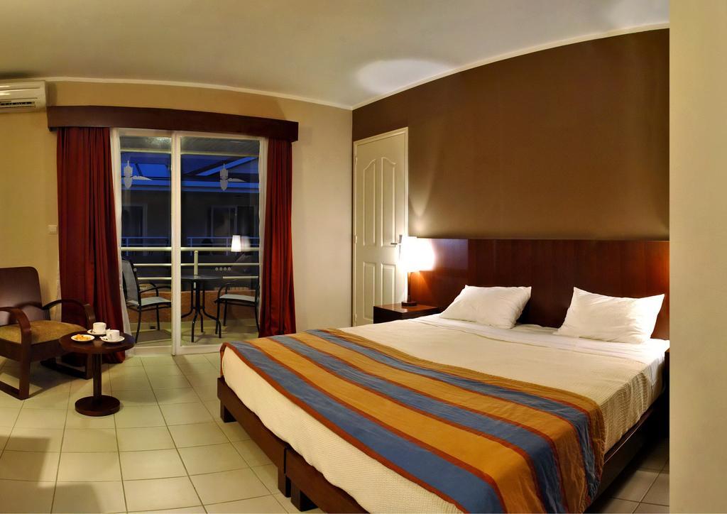 Koniambo Hotel Koné Quarto foto